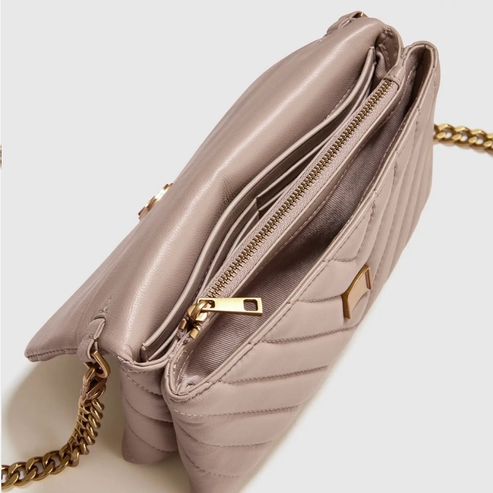 Quince Italian Leather Quilted Wallet Crossbody - Picture 6 of 6